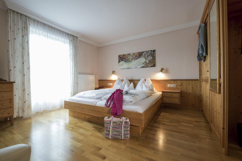 Hotel & Restaurant Ragginger Attersee Nussdorf am Attersee Buitenkant foto