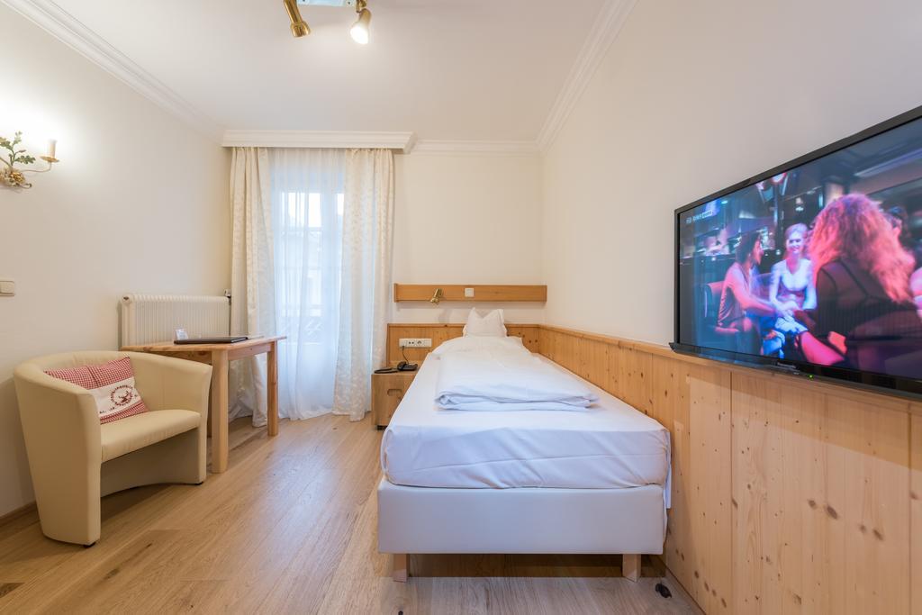 Hotel & Restaurant Ragginger Attersee Nussdorf am Attersee Buitenkant foto