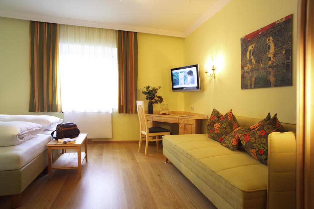 Hotel & Restaurant Ragginger Attersee Nussdorf am Attersee Kamer foto
