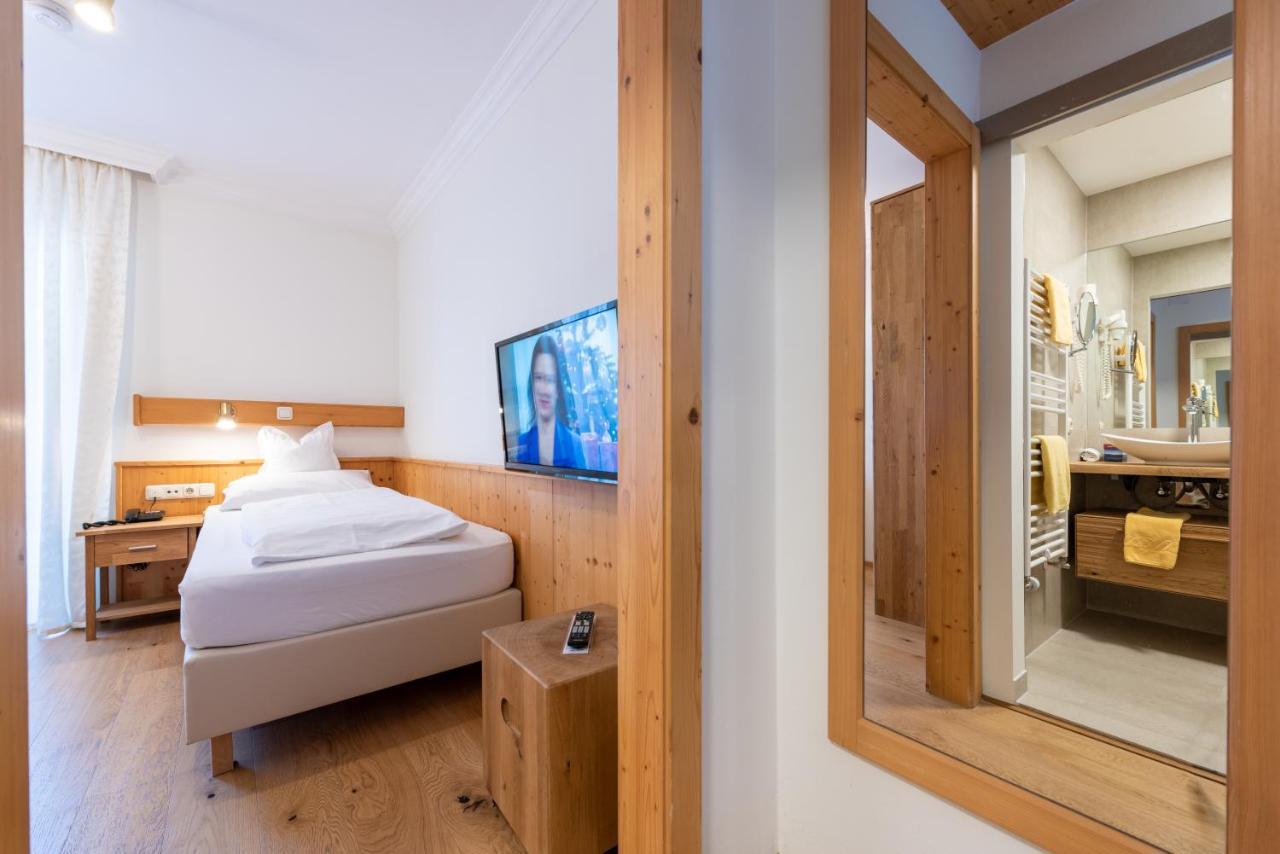 Hotel & Restaurant Ragginger Attersee Nussdorf am Attersee Buitenkant foto